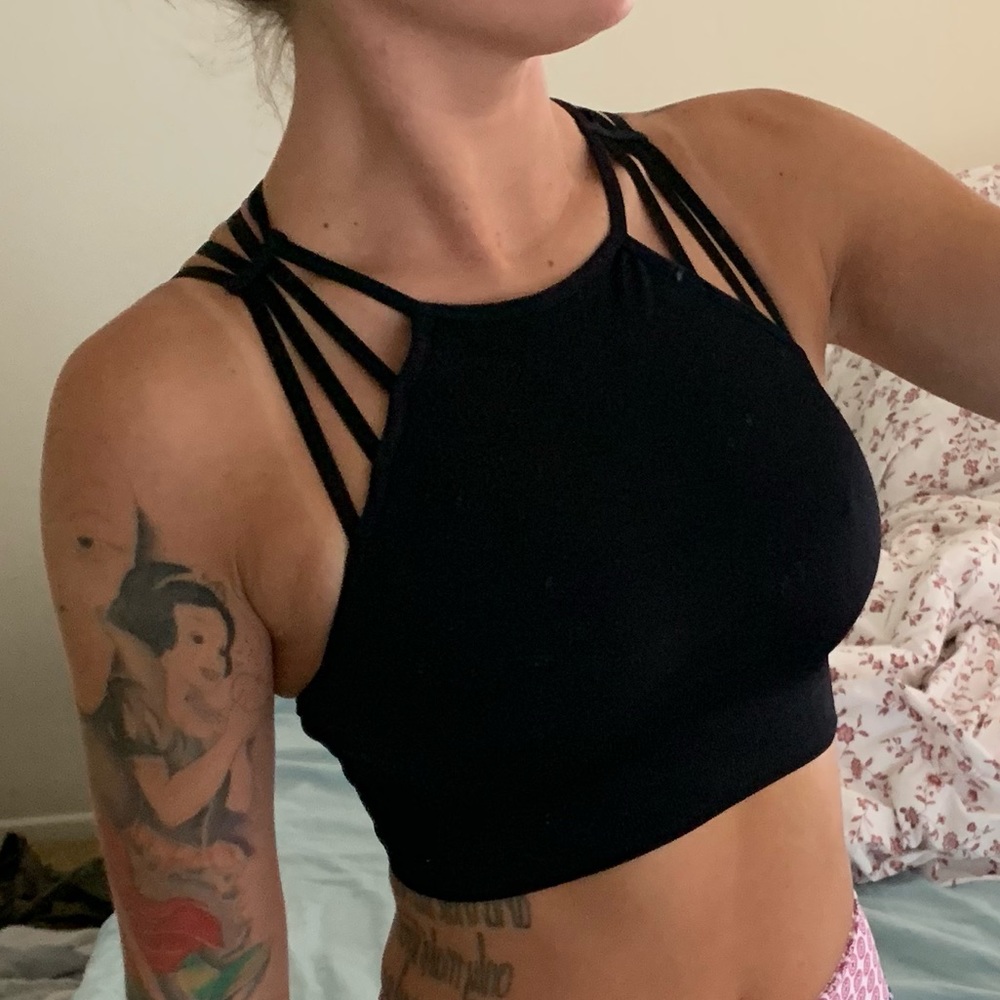 Strappy crop sports bra size small
